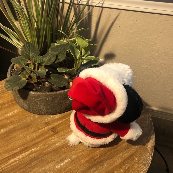 Hallmark Santa Snoopy plush - Picture 3 of 3